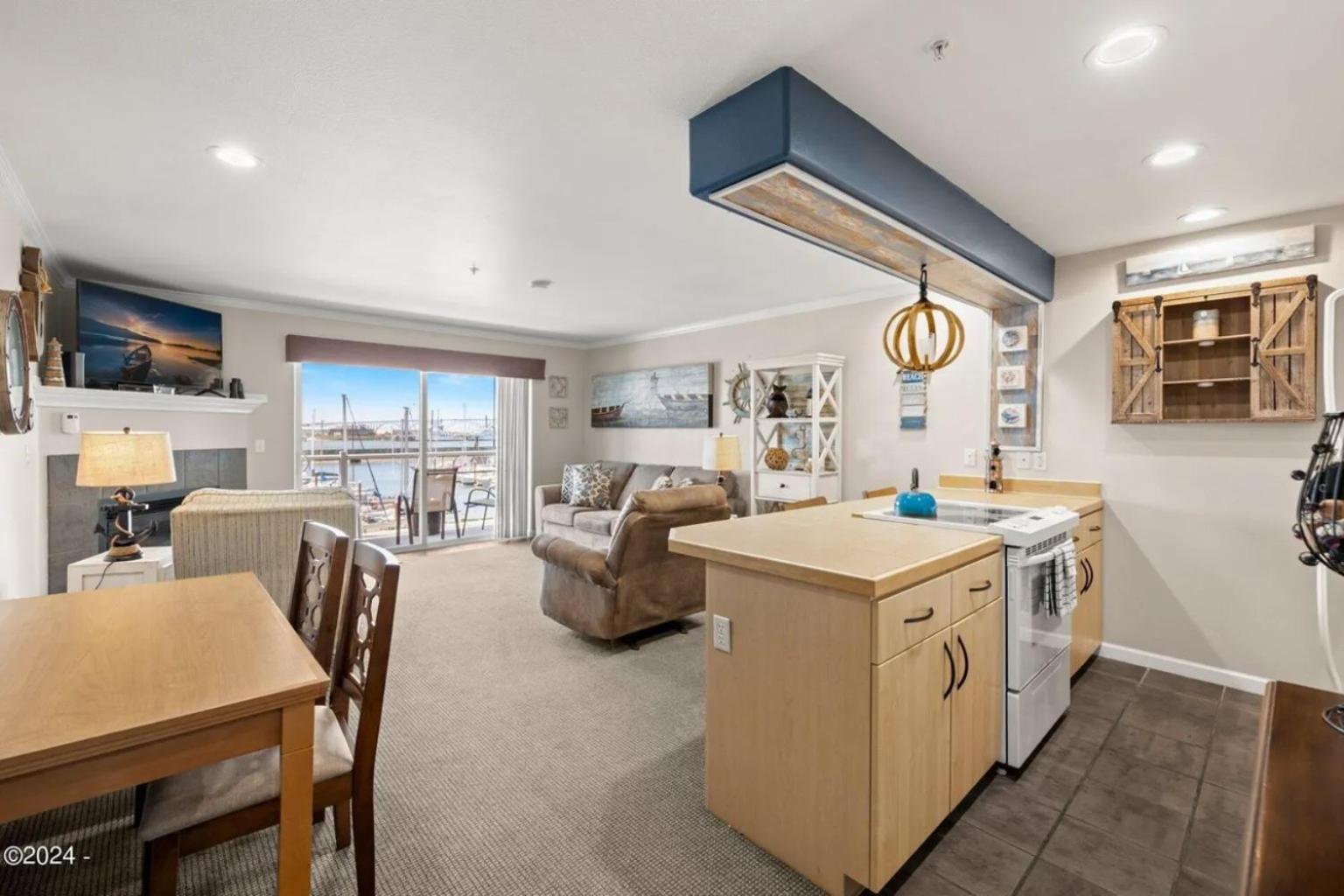 The Landing At Newport Condominium Hotel Екстериор снимка