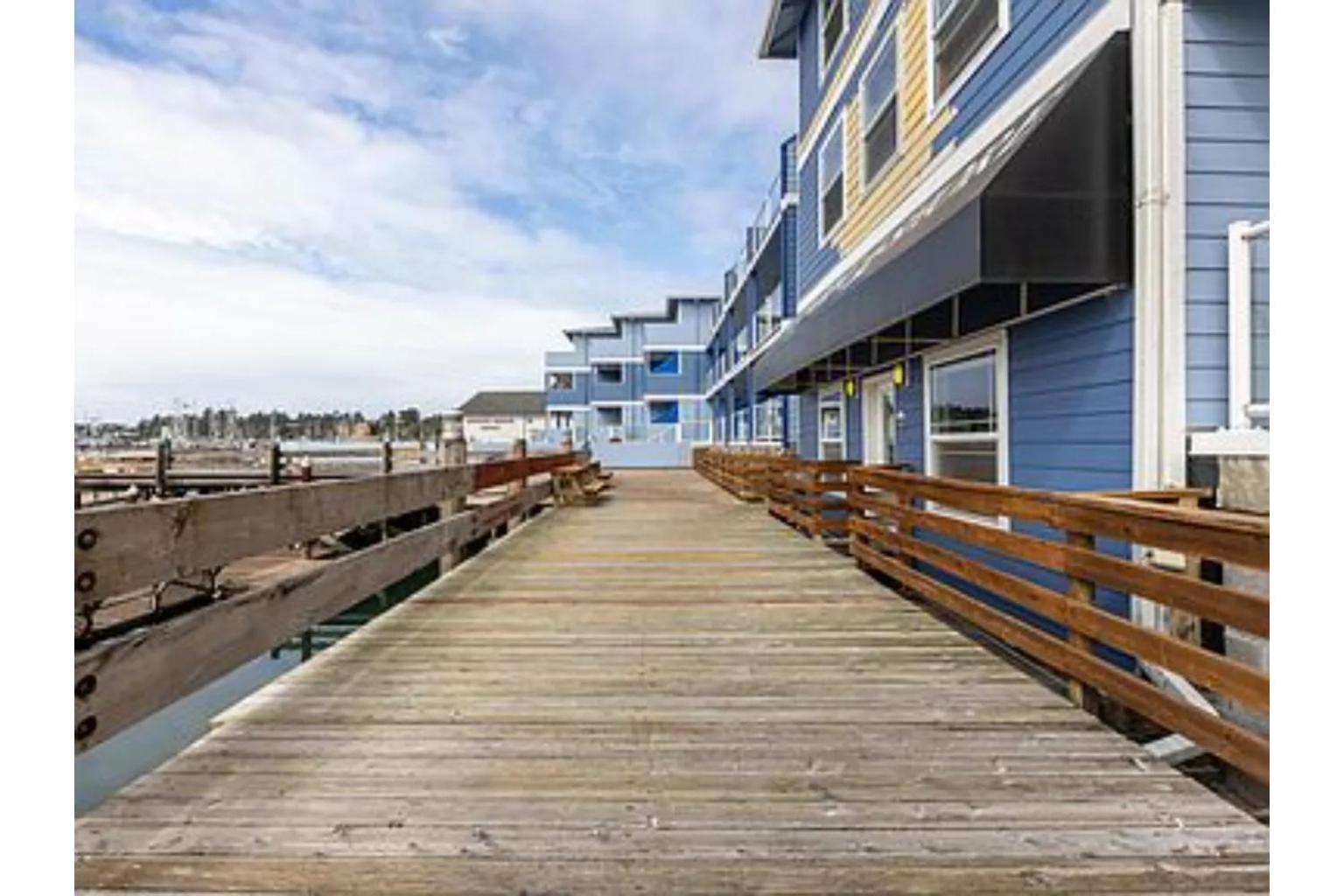 The Landing At Newport Condominium Hotel Екстериор снимка