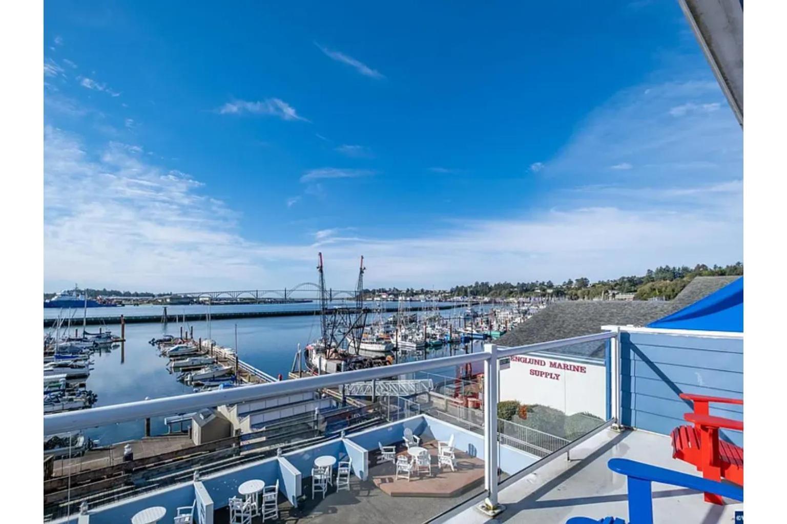 The Landing At Newport Condominium Hotel Екстериор снимка